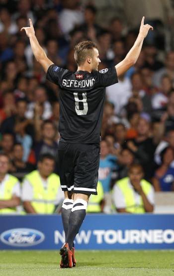 El suizo Seferovic celebra el 0-2. (Foto: YOAN VALAT)