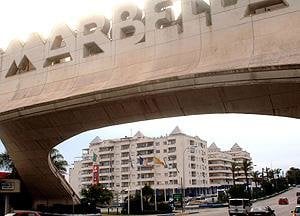 Letrero de bienvenida a Marbella (Málaga). (Foto: EFE )