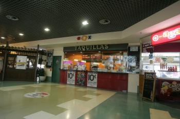 Taquillas del Cinebox en el centro comercial Ponte Vella de la ciudad (Foto: Miguel Ángel)
