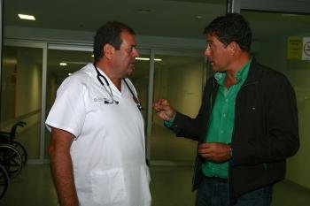 Gómez Besteiro inició su campaña visitando a los militantes de guardia en el hospital de Lugo.