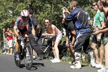 Fabian Cancellara, vencedor de la contrarreloj, afrontando una de las rampas del Moncayo. (Foto: JAVIER LIZON)