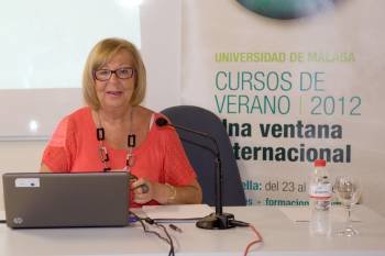 La presidenta de los rectores, Adelaida de la Calle, en los cursos de verano de la Universidad de Málaga.