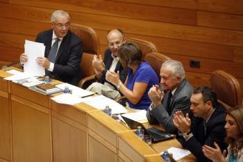Diputados del grupo socialista, que planteó la proposición de ley, durante la sesión plenaria. (Foto: VICENTE PERNÍA)