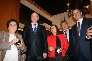 Sor Salud, Agustín Fernández, Rosa Hontesillas (agregada embajada), José Ángel Santamarina (Pemex) y Antonio Cortés. (Foto: LUIS BLANCO)