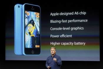 El vicepresidente de marketing de Apple, Phil Schiller, en la presentación de los nuevos iPhone.