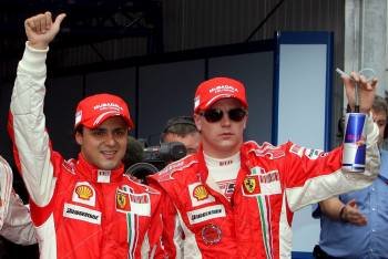 Massa, junto a Kimi durante su época en Ferrari. (Foto: JENS BUETTNER)