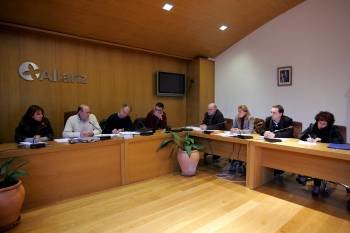 La Corporación municipal de Allariz se reunió ayer en sesión ordinaria. (Foto: EDUARDO BANGA)