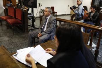 El expresidente del Consello Regulador, Maximino Losada, en el banquillo. (Foto: XESÚS FARIÑAS)
