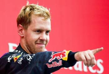 El alemán Vettel celebra señalando con el dedo la victoria en el GP de Corea de Fórmula 1. (Foto: SRDJAN SUKI)