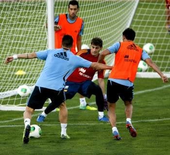 Casillas se dispone a detener un remate en la sesión de ayer. (Foto: JUANJO MARTÍN)