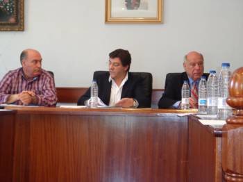 Andrés Montesinos preside el pleno de la Corporación Municipal de Viana. (Foto: J.C.)