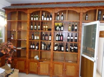 Exposición de vinos, en la sede del Consello Regulador de Valdeorras.