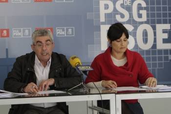 Raúl Fernández y Laura Seara, durante la rueda de prensa sobre las enmiendas del PSOE. (Foto: MIGUEL ÁNGEL)