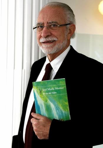 El escritor José María Merino. (Foto: J.J. GUILLÉN)