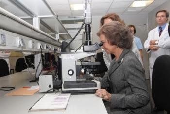 La reina, en el Instituto de Investigación Genética de La Paz. (Foto: CR)