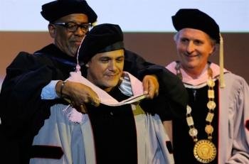 Alejandro Sanz ya es doctor 'honoris causa' por la Universidad de Berklee en Boston 