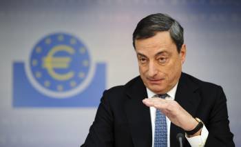 El presidente del BCE, Mario Draghi, ayer en Fráncfort. (Foto: DANIEL REINHARDT)