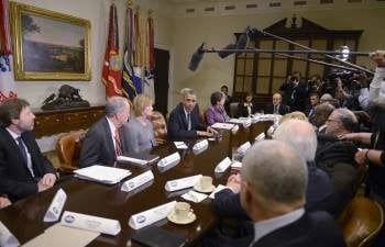 Obama, en la reunión con directivos de las compañías aseguradoras. (Foto: SHAWN THEWN)