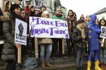 Estudiantes españoles protestan en Bruselas. (Foto: ALFREDO LÓPEZ CALBACHO)