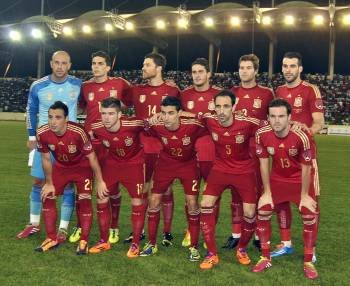 Formación inicial de la selección española el sábado en la capital de Guinea.