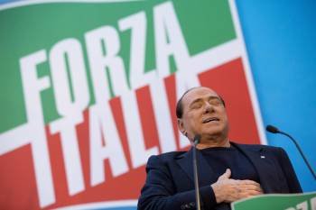 Silvio Berlusconi, en el mitin. (Foto: ARCHIVO)