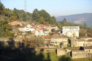 El pueblo de Berán, en el municipio de Leiro, donde se encuentra la sede de la Entidad Menor. (Foto: MARTIÑO PINAL)