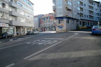 Intersección entre las avenidas San Rosendo y Francisco González Rey, en Celanova. (Foto: MARCOS ATRIO)