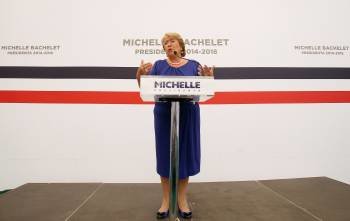La presidenta electa de Chile, Michelle Bachelet durante una rueda de prensa. (Foto: FELIPE TRUEBA)