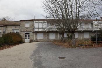 Las instalaciones del antiguo psiquiátrico emplazado en terrenos comunales de Toén..