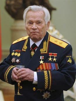 El ingeniero ruso Mijail Kalashnikov