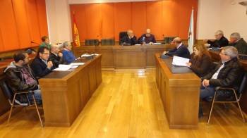 Alcaldes de Monterrei durante el pleno del pasado día 20 de la Mancomunidad de Municipios. (Foto: MARCOS ATRIO)