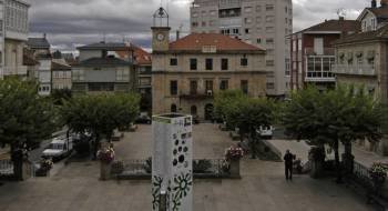 Edificio que acoge las dependencias del Concello de Carballiño. (Foto: MARTIÑO PINAL)