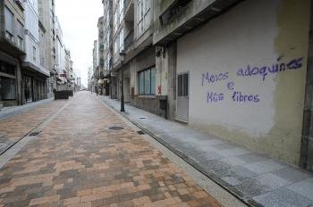 Fachada con pintadas alusivas a la calle, convertida en bulevar. (Foto: Martiño Pinal)