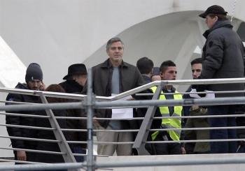 El actor George Clooney, durante el rodaje hoy en la Ciudad de las Artes y las Ciencias de Valencia