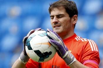 Iker Casillas, durante un entrenamiento. (Foto: DENNIS SABANGAN)
