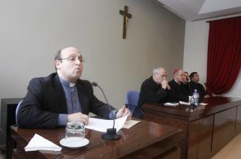 Conferencia de Francisco José Prieto, en el Seminario Mayor. (Foto: MIGUEL ÁNGEL)