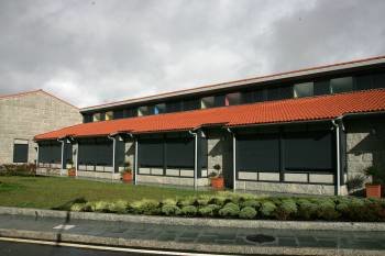 Exterior de la residencia y centro de día de Muíños, con capacidad para 40 y 30 personas, respectivamente. (Foto: MARCOS ATRIO)