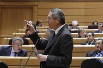 El ministro de Justicia, durante su intervención ayer en el Senado. (Foto: KIKO HUESCA)