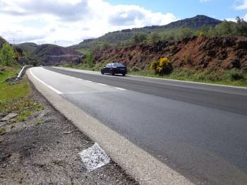 Calzada de la carretera N-120, en el tramo del parque natural Serra da Enciña da Lastra. (Foto: J.C)