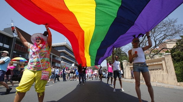 Manifestantes en contra de la reciente ley contra la homosexualidad.