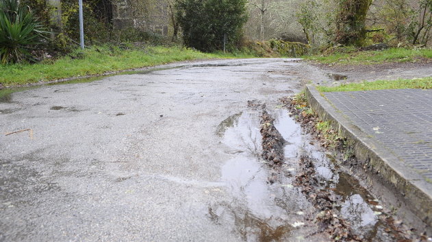 Una de las carreteras, la de Zacarade, con importantes destrozos a causa de los temporales (MARTIÑO PINAL)