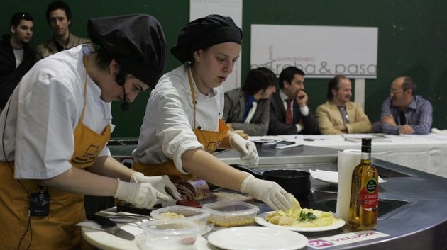 Participantes en el concurso gastronómico de la Feria del Lázaro del año pasado (MARCOS ATRIO)
