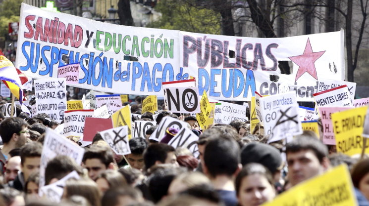  Cientos de estudiantes durante la manifestación en Madrid