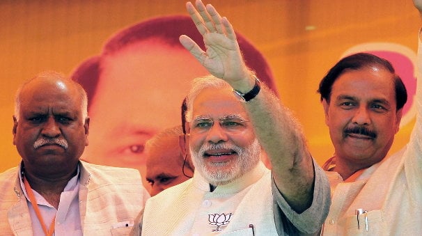 El candidato a primer ministro del partido BJP, Narendra Modi, ofrece un mitin