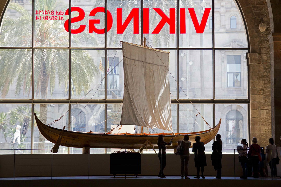 Reconstrucción de la embarcación Gokstad que se puede observar en la exposición &#34;Vikings&#34;