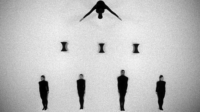 Fotografía sin fechar facilitada por la galería Tate Britain que muestra una captura de vídeo de la película &#34;It For Others&#34; del artista irlandés Duncan Campbell