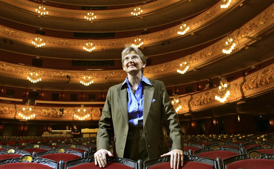  La nueva directora del Gran Teatro del Liceo, la alemana Christina Scheppelmann, que sustituye en el cargo a Joan Matabosch, posa en el escenario