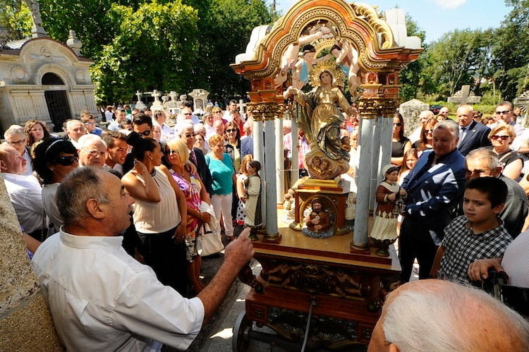 Festa santa maría en Arcos (Carballiño),procesión y subasta
15-8-14