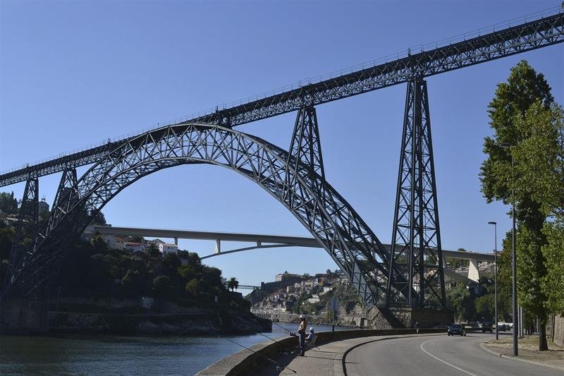 El deslumbrante puente Doña María Pía de Oporto 