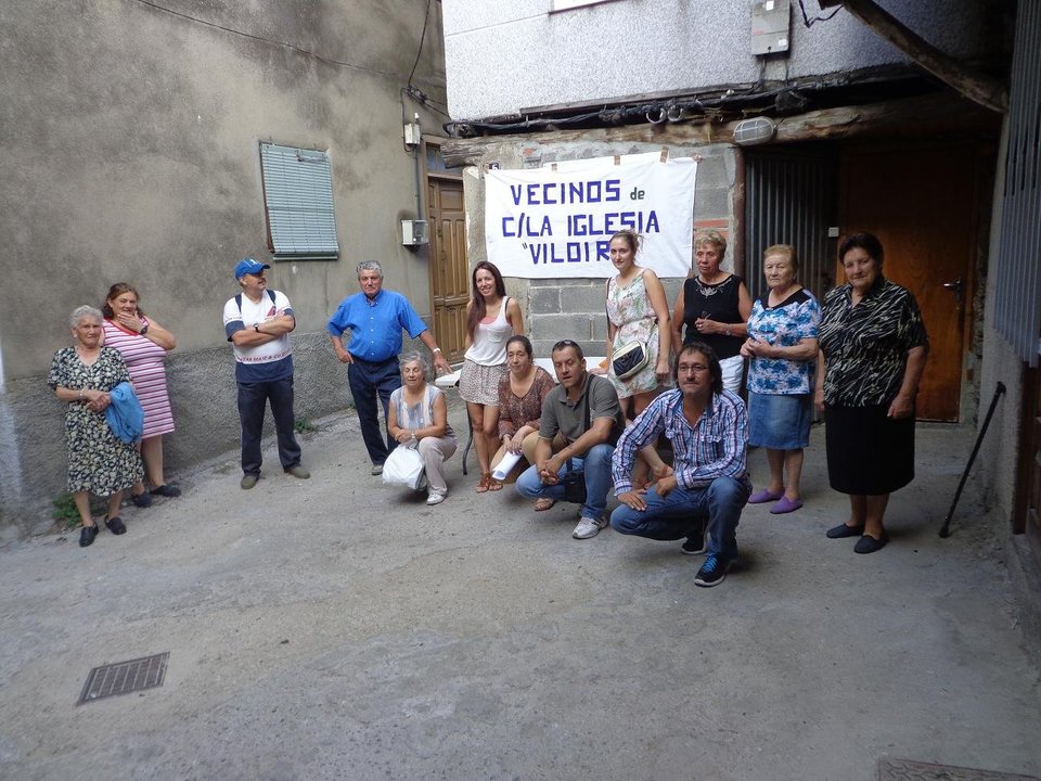 Vecinos de Viloira, durante la protesta.